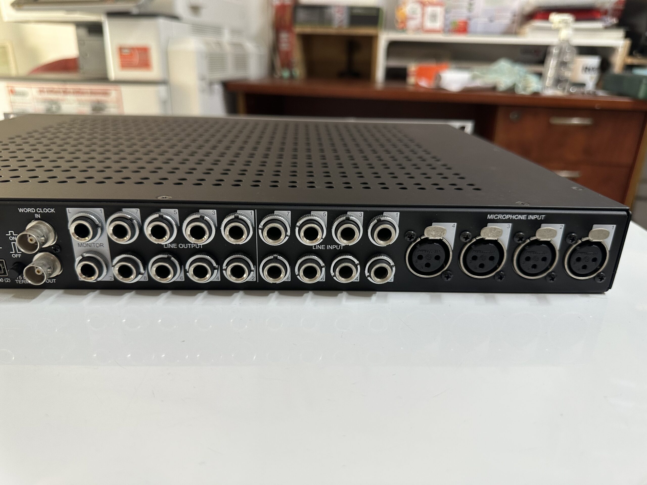 Universal Audio Apollo Quad Silver UAD 2 Thunderbolt 6 IMG 7046 scaled