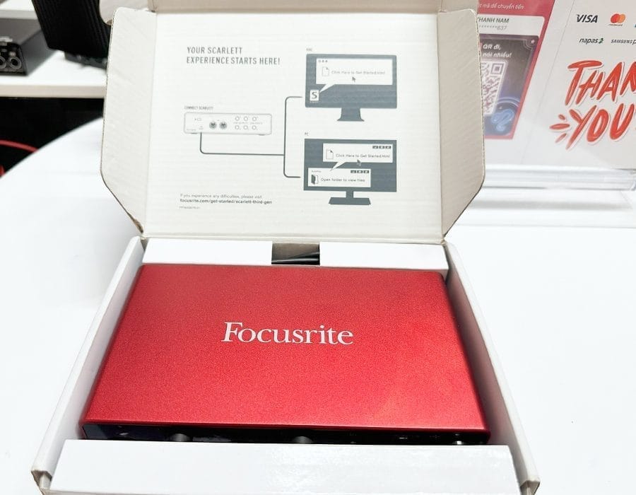 Sound card Focusrite 4i4 gen 3 cu hop