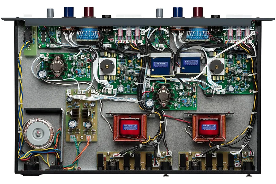 Warm Audio WA273 Dual Channel British Mic Preamp ben trong