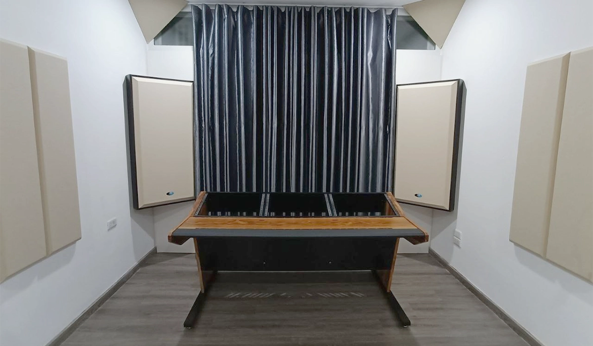 ban phong thu am ns24