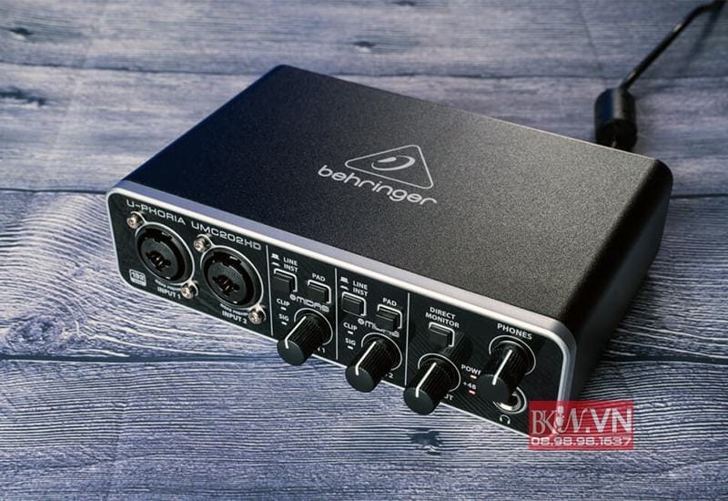 Sound card thu âm BEHRINGER UMC204HD