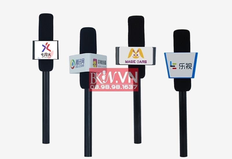 Gắn logo micro phỏng vấn hình chữ nhật tam giác 3 gắn logo micro phỏng vấn