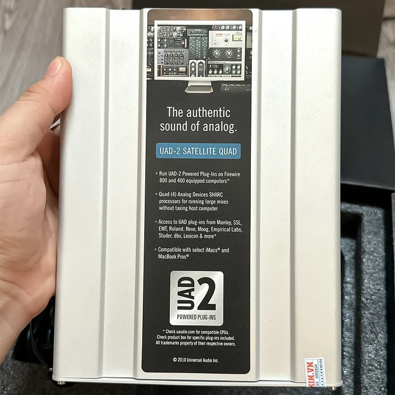 Uad-2 Satellite Quad Firewire Like New 3 hop Uad 2 Satellite Quad Firewire