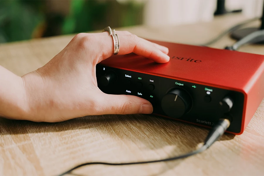 Sound Card Focusrite Scarlett 2i2 Gen 4 1 Sound Card Focusrite Scarlett 2i2 Gen 4 ( 4th)