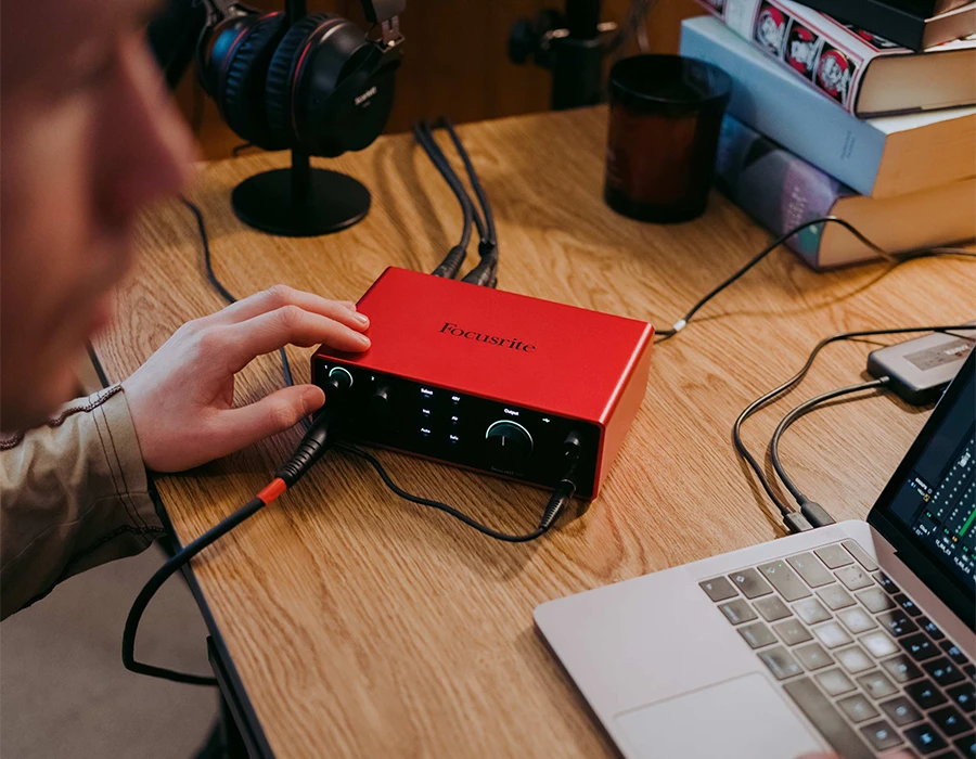 scarlett 4i4 gen 4 thuc te