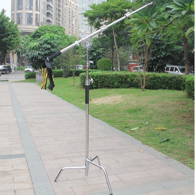 Bộ chân đèn và tay boom inox - Giải pháp cho việc sử dụng đèn studio 1 tay boom chan den